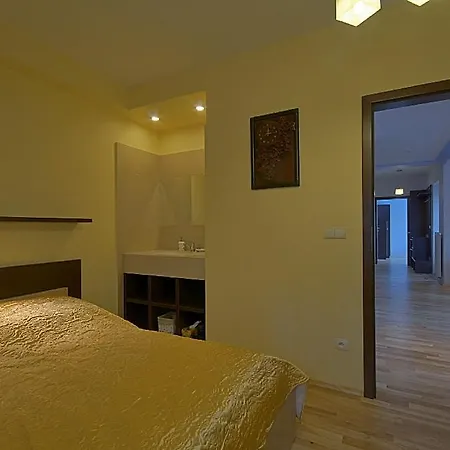 Monia * 扎科帕内